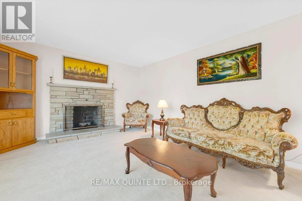 53 Water Street, Quinte West, Ontario  K8V 4M1 - Photo 9 - X12449497