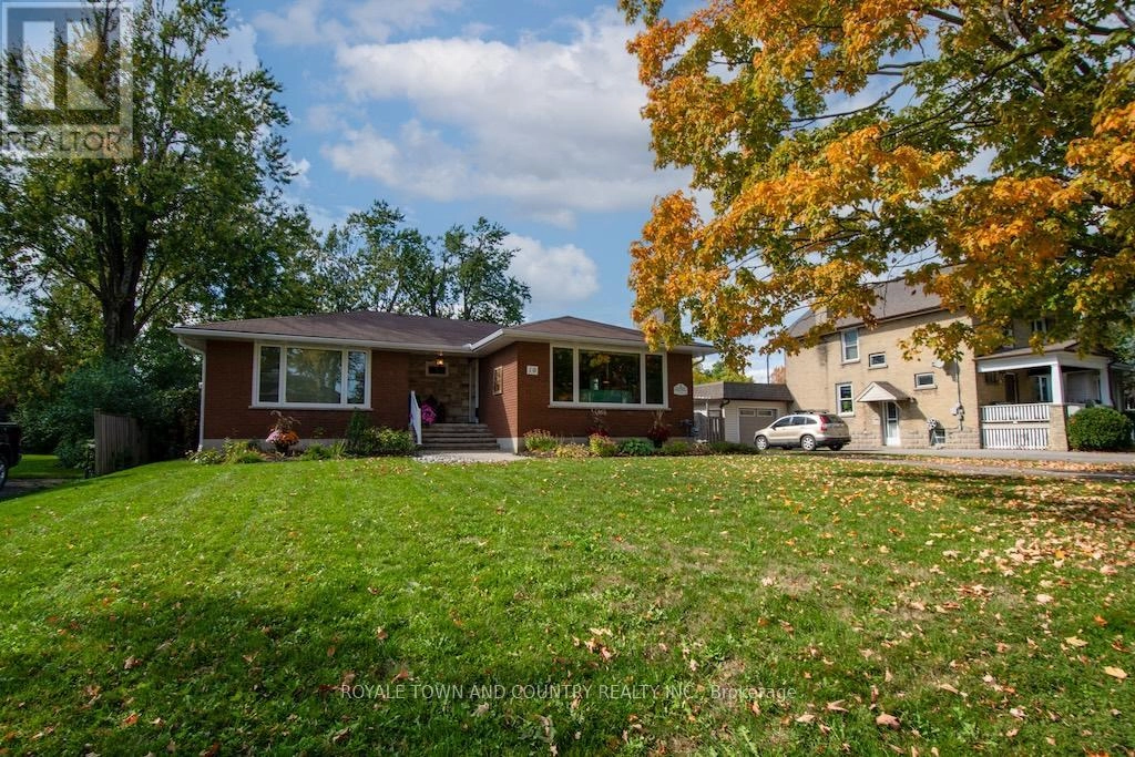 19 Adelaide Street S, Kawartha Lakes, Ontario  K9V 3J4 - Photo 3 - X12449576