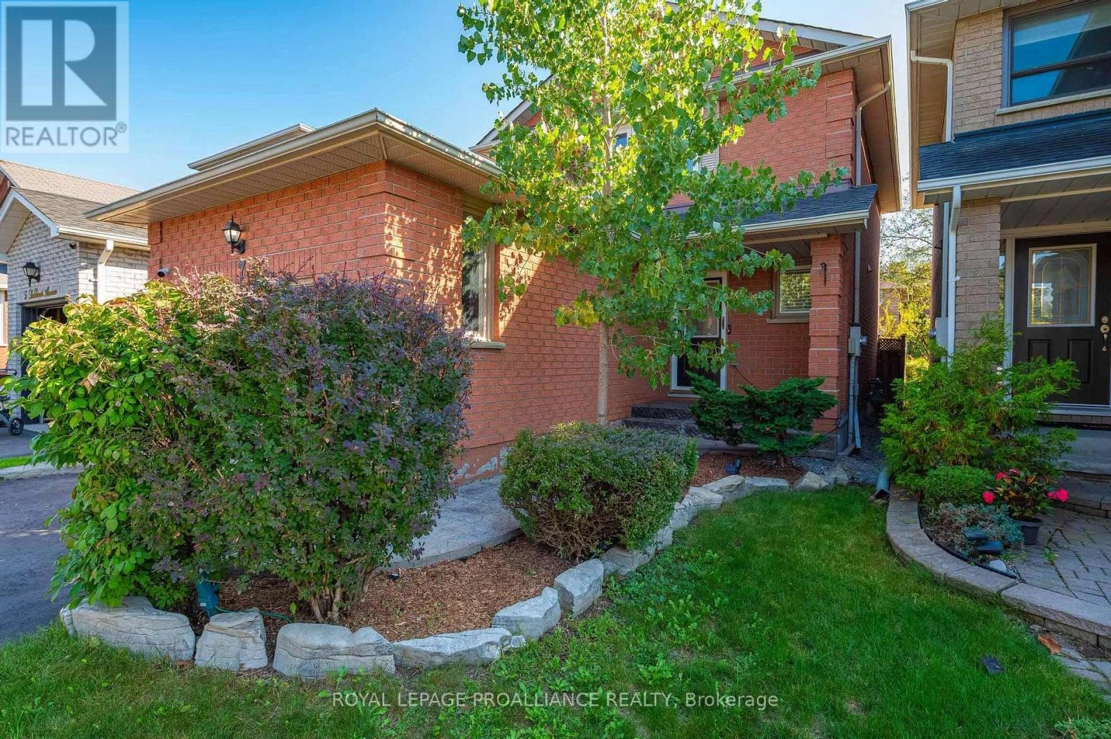 7 Fieldcrest Avenue, Clarington, Ontario  L1E 2X3 - Photo 2 - E12451161