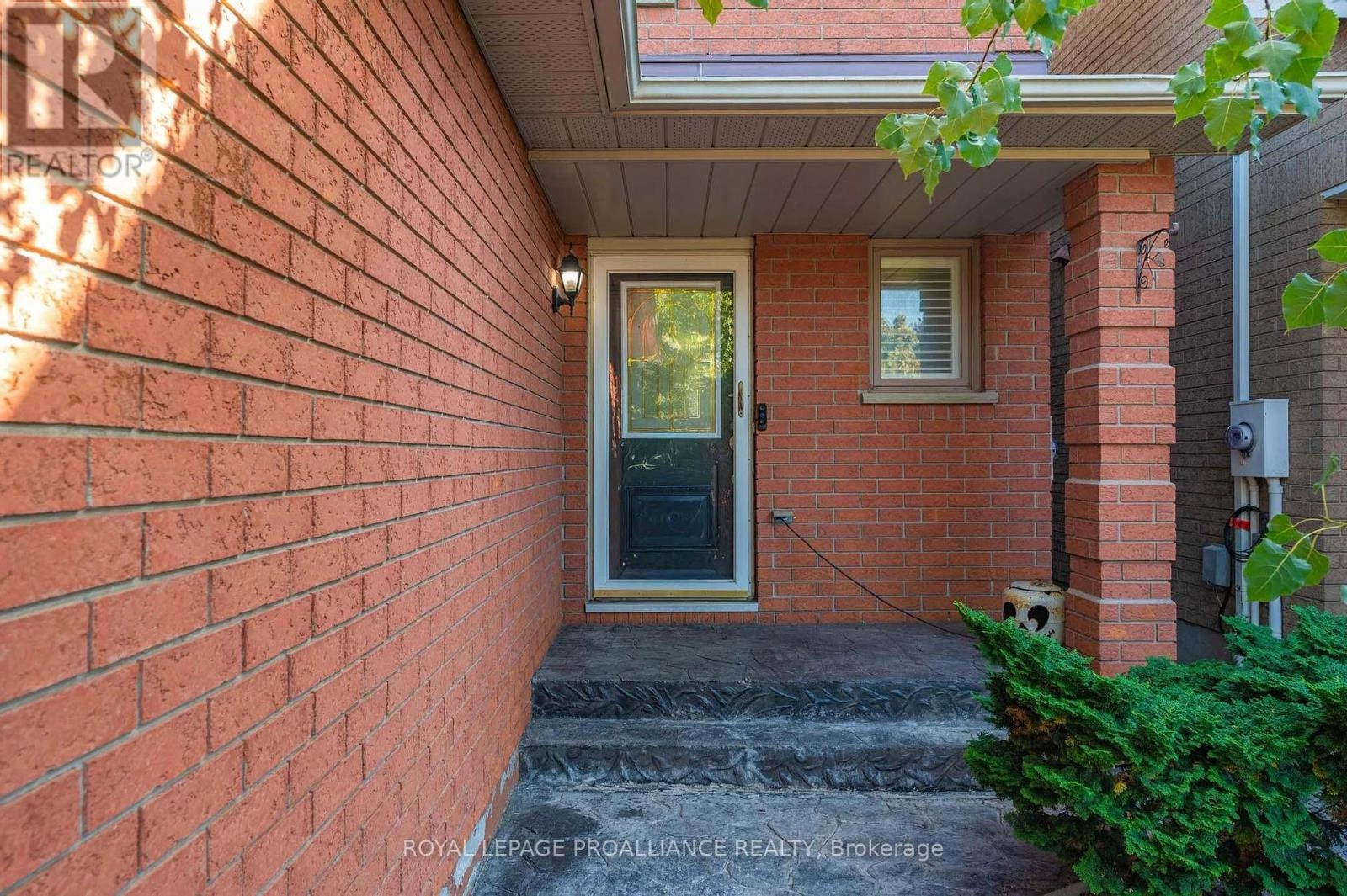 7 Fieldcrest Avenue, Clarington, Ontario  L1E 2X3 - Photo 3 - E12451161