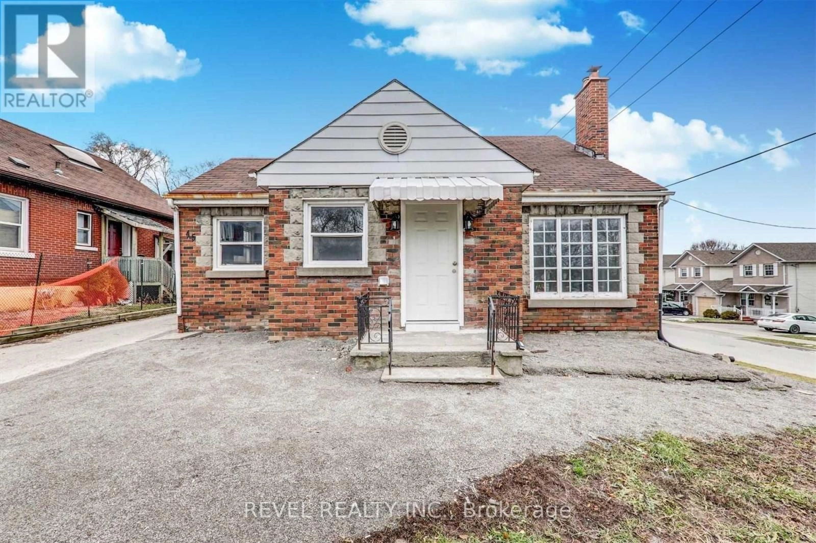 45 Fairbanks Street, Oshawa, Ontario  L1H 2L7 - Photo 2 - E12451162