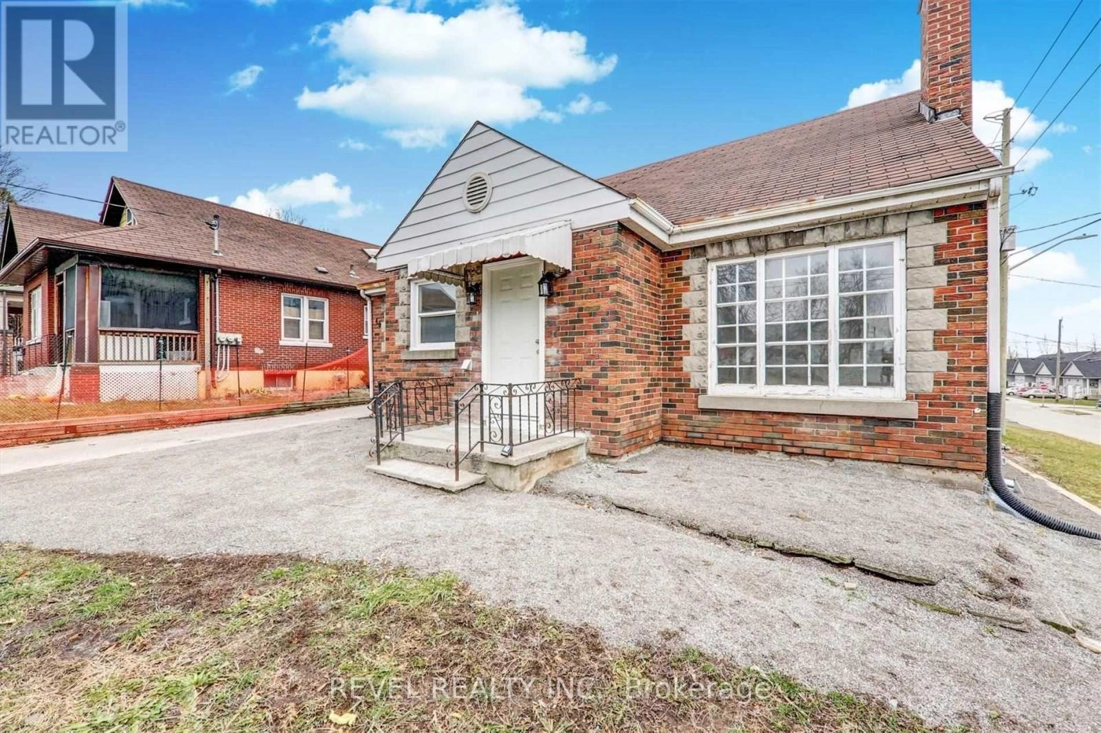 45 Fairbanks Street, Oshawa, Ontario  L1H 2L7 - Photo 3 - E12451162
