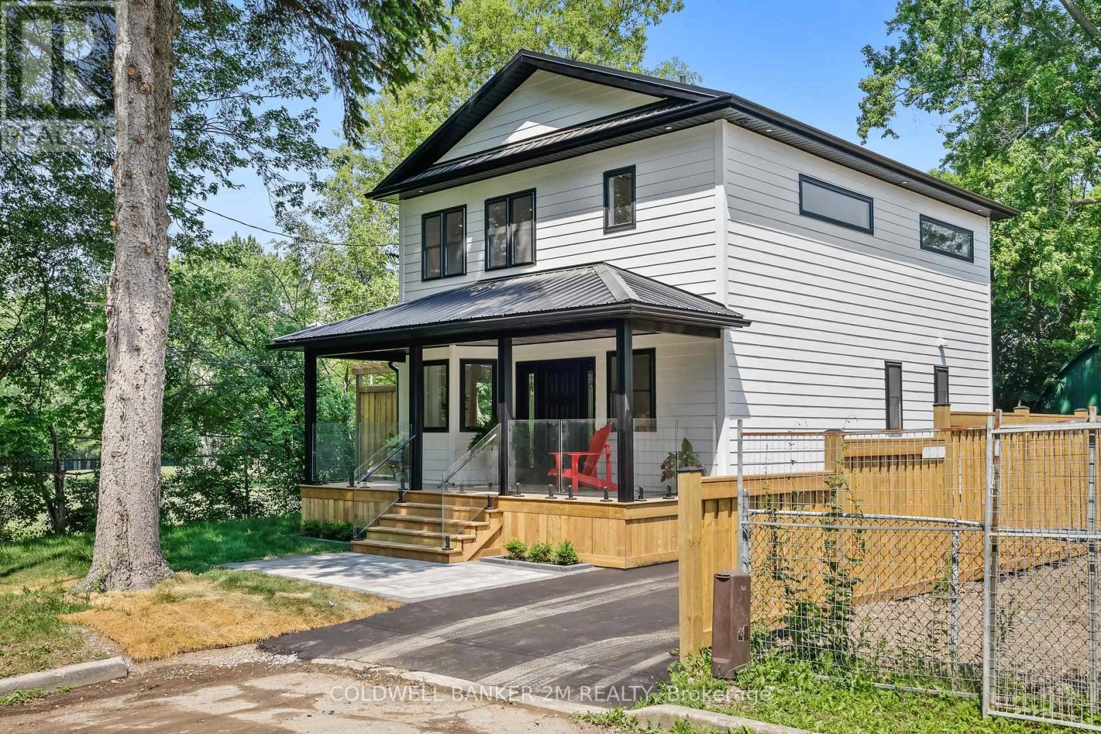 128 Buckingham Avenue, Oshawa, Ontario  L1G 2K5 - Photo 3 - E12451420