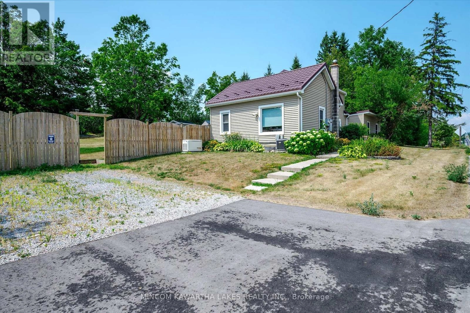 2466 Queen Mary Street, Cavan Monaghan, Ontario  L0A 1C0 - Photo 2 - X12451356