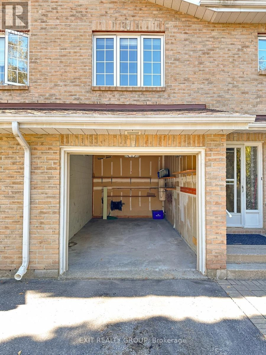 #14 - 11 Janlyn Crescent, Belleville, Ontario  K8N 5R4 - Photo 4 - X12426618