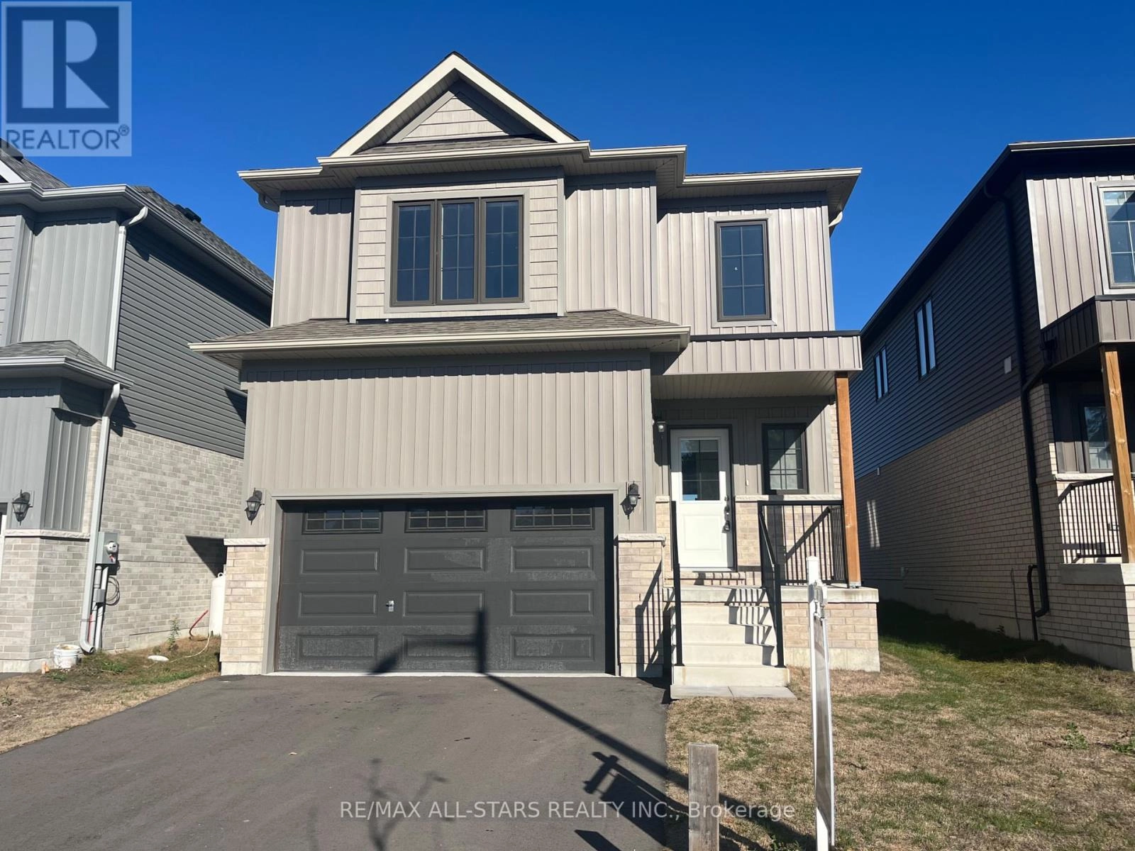 16 Hillcroft Way, Kawartha Lakes, Ontario  K0M 1A0 - Photo 1 - X12450265