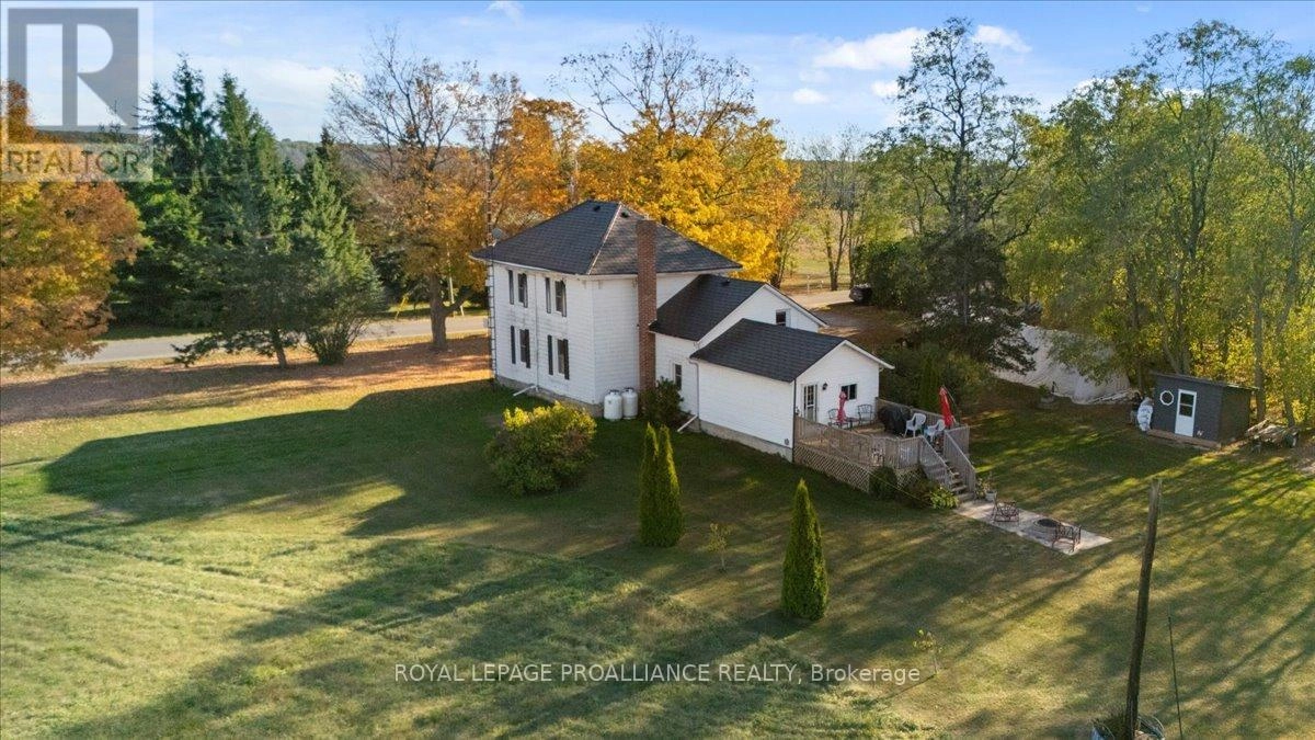 186 Christian Road, Prince Edward County, Ontario  K0K 1G0 - Photo 2 - X12451900