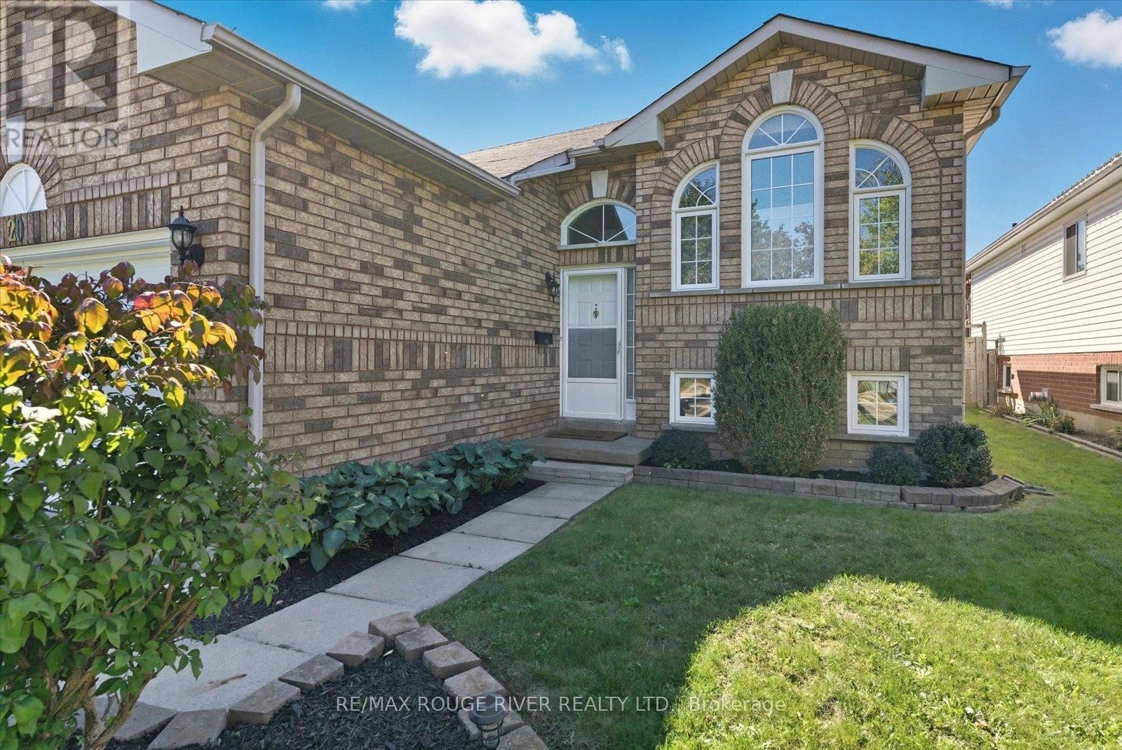 20 Laurelwood Street, Clarington, Ontario  L1C 4Z7 - Photo 3 - E12439770