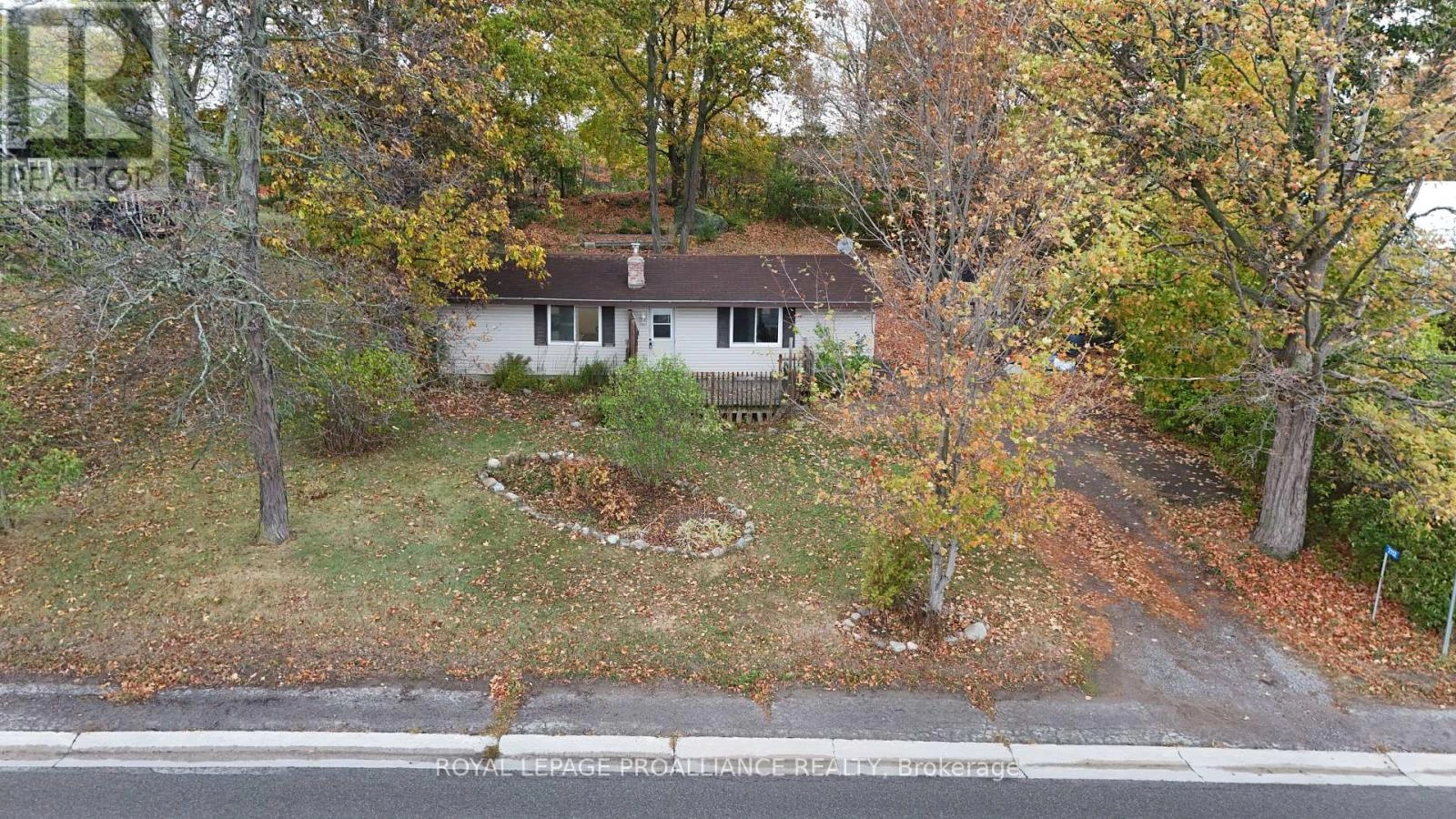 2112 Hamilton Road, Quinte West, Ontario  K8V 5P8 - Photo 1 - X12451982