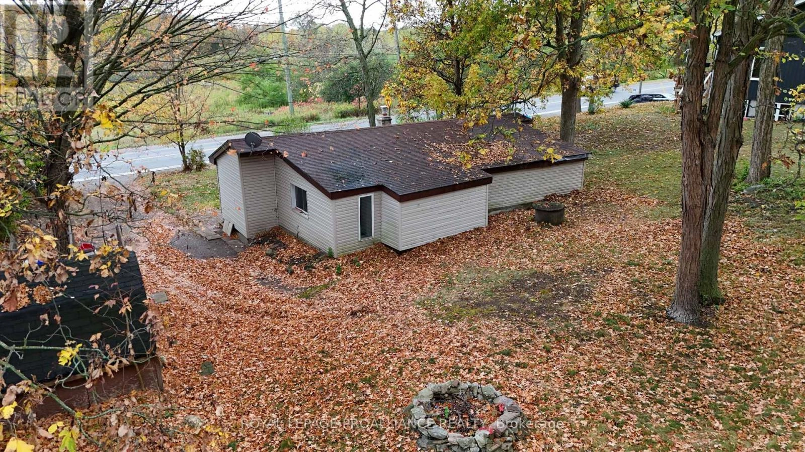 2112 Hamilton Road, Quinte West, Ontario  K8V 5P8 - Photo 2 - X12451982