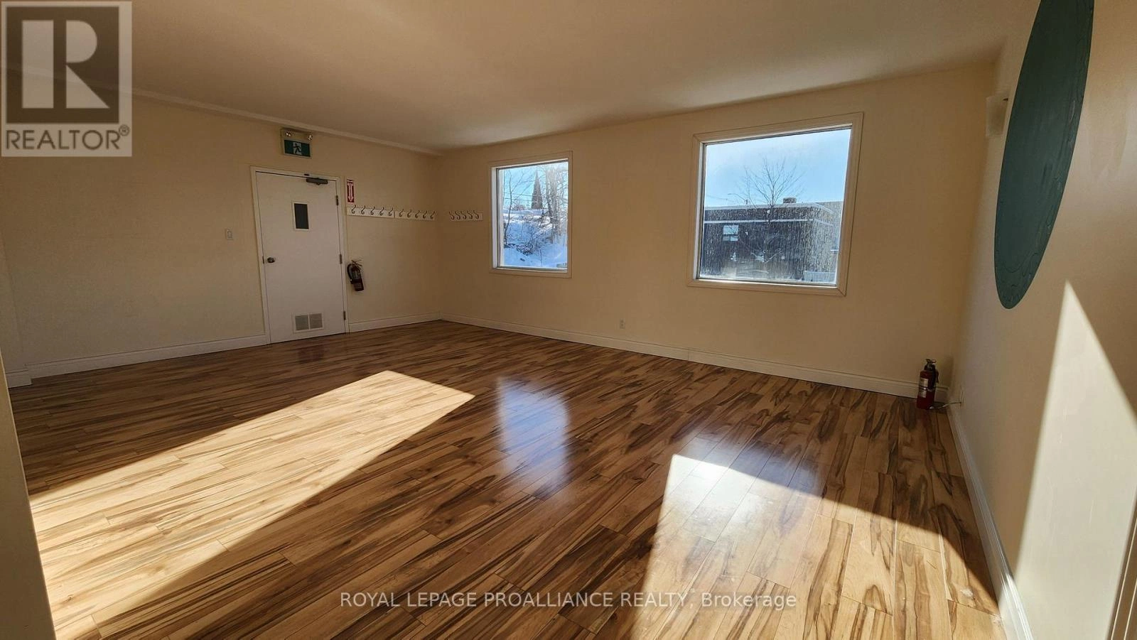 C - 354 Pinnacle Street, Belleville, Ontario  K8N 3B4 - Photo 4 - X12452048