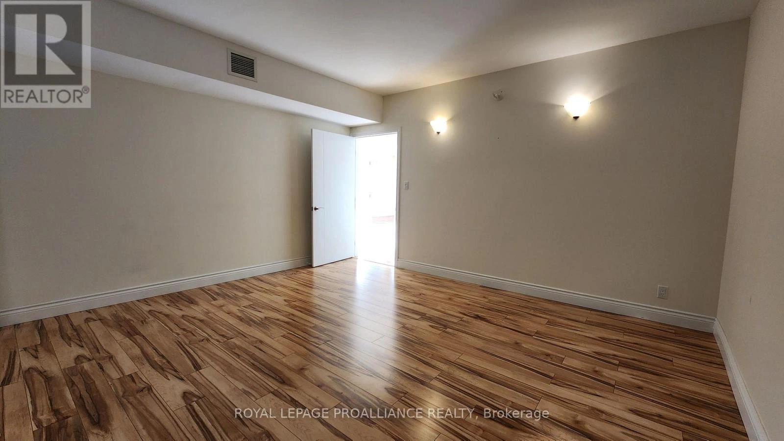 C - 354 Pinnacle Street, Belleville, Ontario  K8N 3B4 - Photo 9 - X12452048