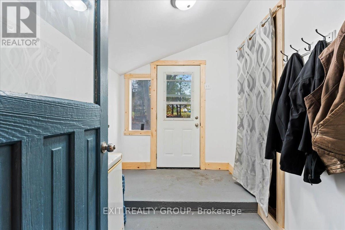 52 County Road 15, Prince Edward County, Ontario  K0K 1W0 - Photo 2 - X12452511