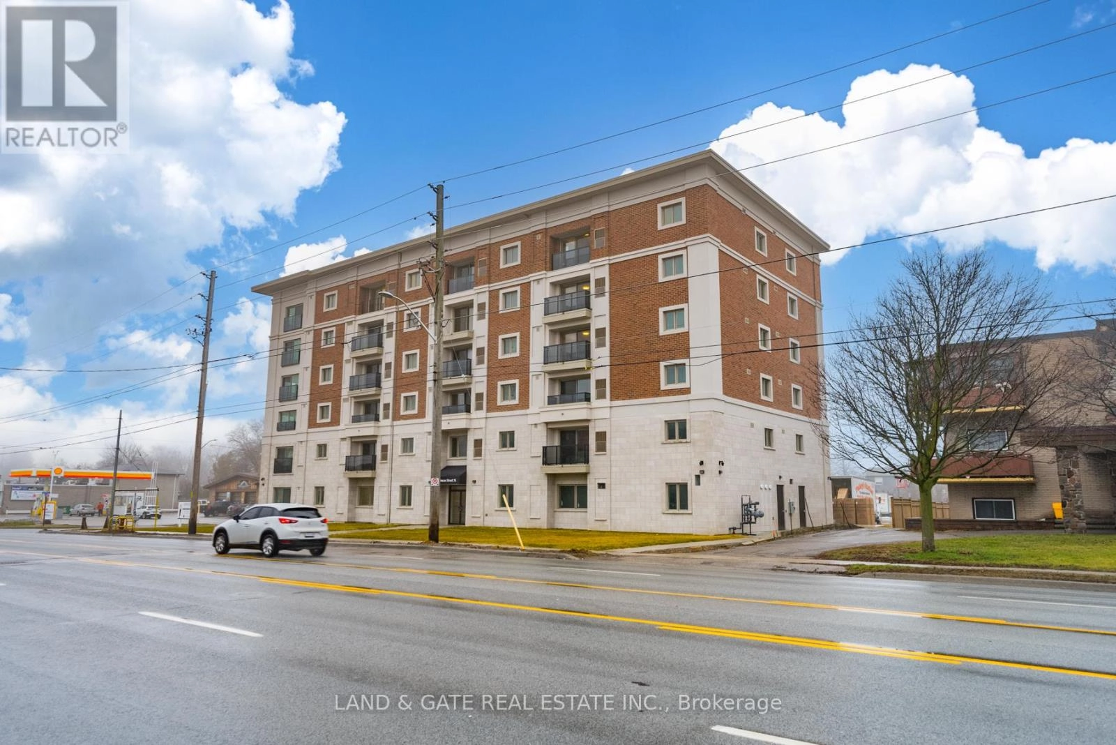 404 - 976 Simcoe Street N, Oshawa, Ontario  L1G 4W4 - Photo 2 - E12452675