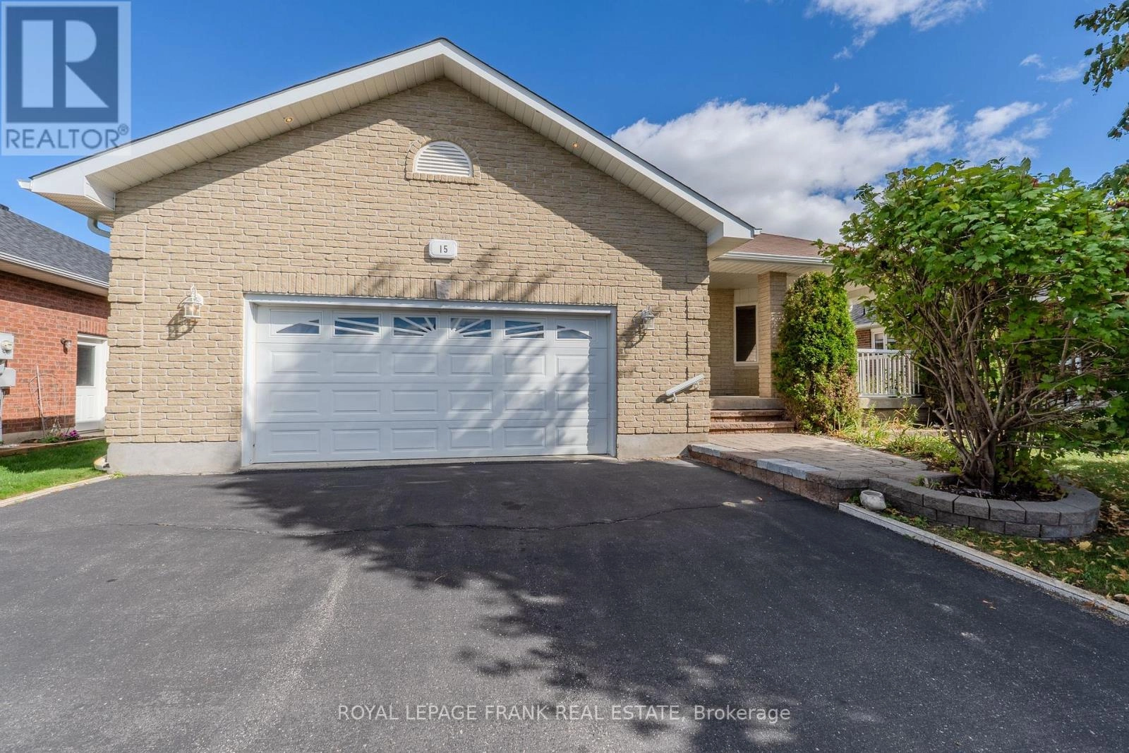 15 Selena Street, Kawartha Lakes, Ontario  K9V 0B5 - Photo 2 - X12453435