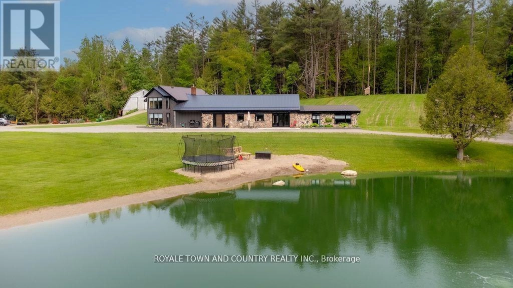 829 Peace Road, Kawartha Lakes, Ontario  K0L 2W0 - Photo 1 - X12453519