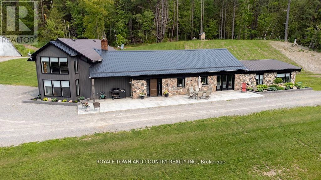 829 Peace Road, Kawartha Lakes, Ontario  K0L 2W0 - Photo 2 - X12453519