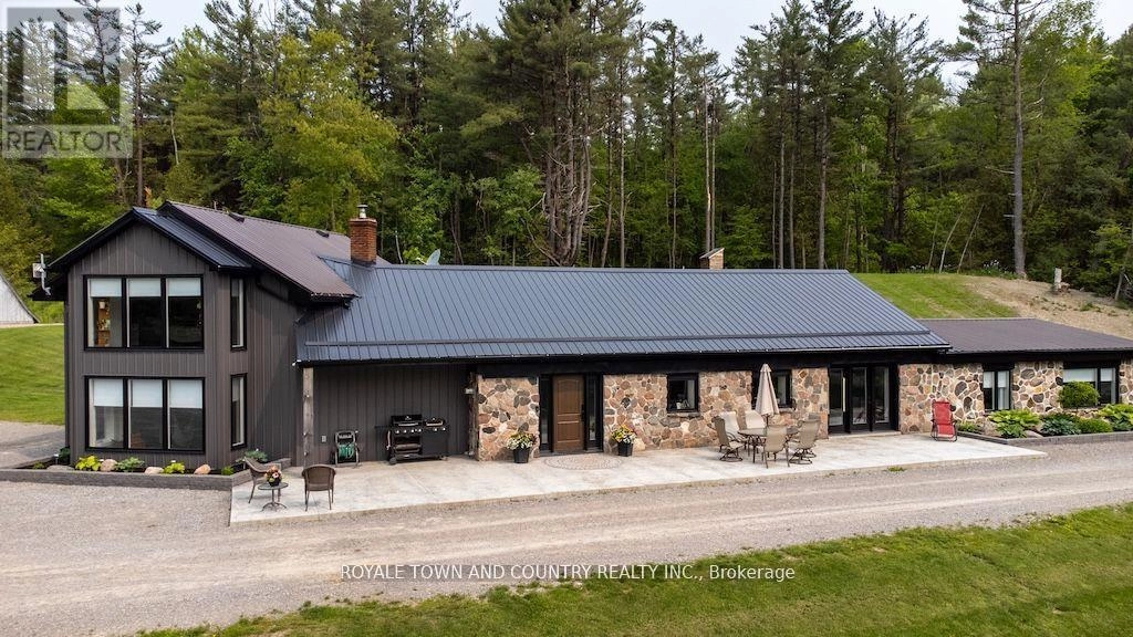 829 Peace Road, Kawartha Lakes, Ontario  K0L 2W0 - Photo 3 - X12453519