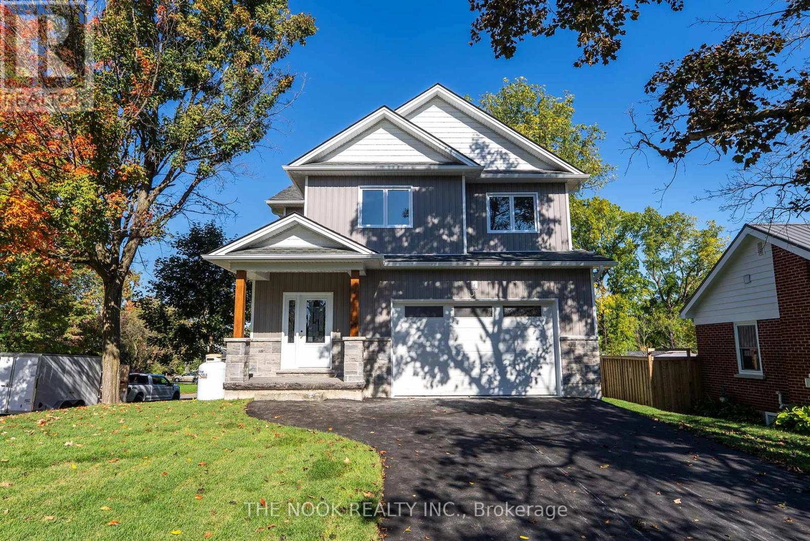 50 Russell Street E, Kawartha Lakes, Ontario  K9V 2A6 - Photo 1 - X12453610