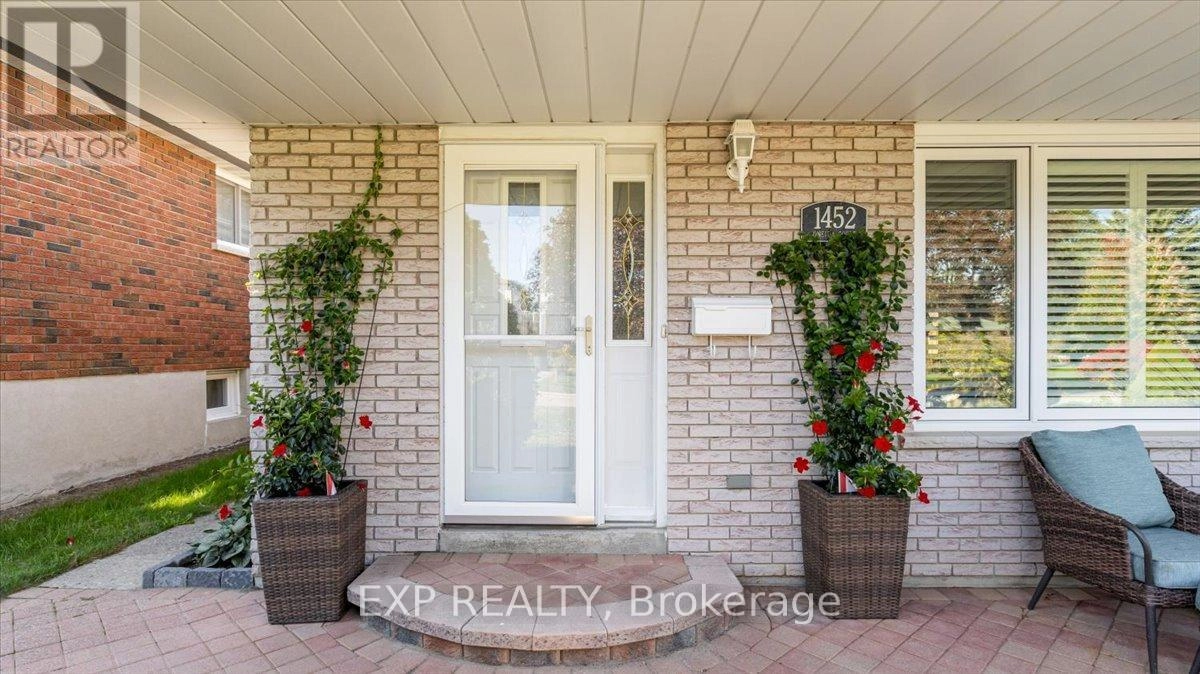 1452 Oneida Court, Oshawa, Ontario  L1G 4M6 - Photo 3 - E12454157