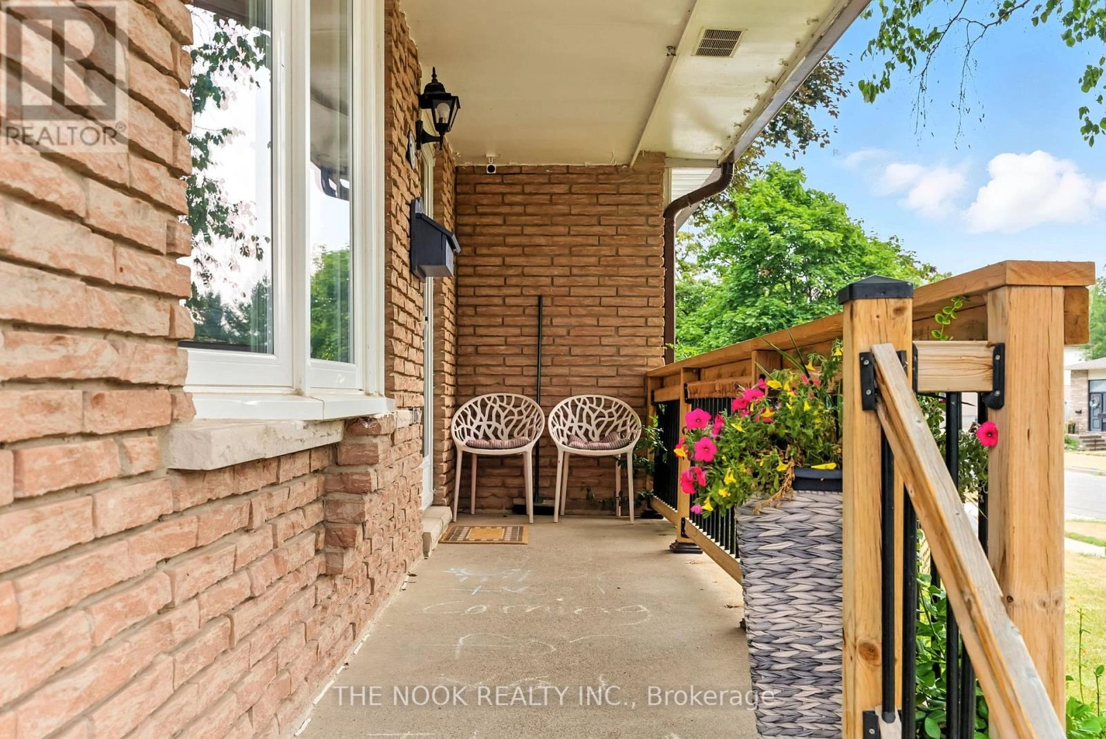 79 Lawrence Crescent, Clarington, Ontario  L1C 3M7 - Photo 3 - E12454370