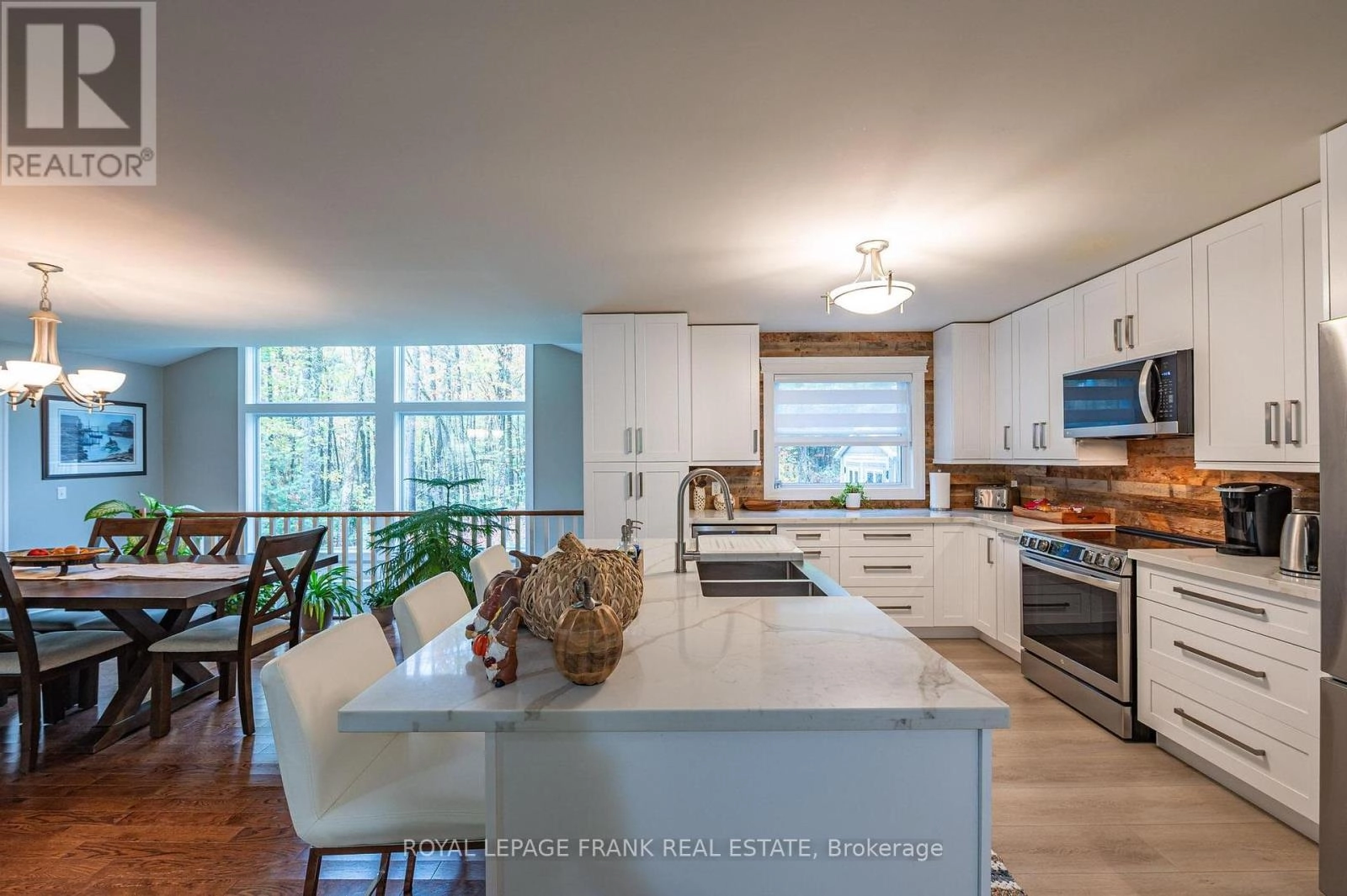 25 Lakeland Avenue, Trent Lakes, Ontario K0L 1J0 - Photo 13 - X12454715