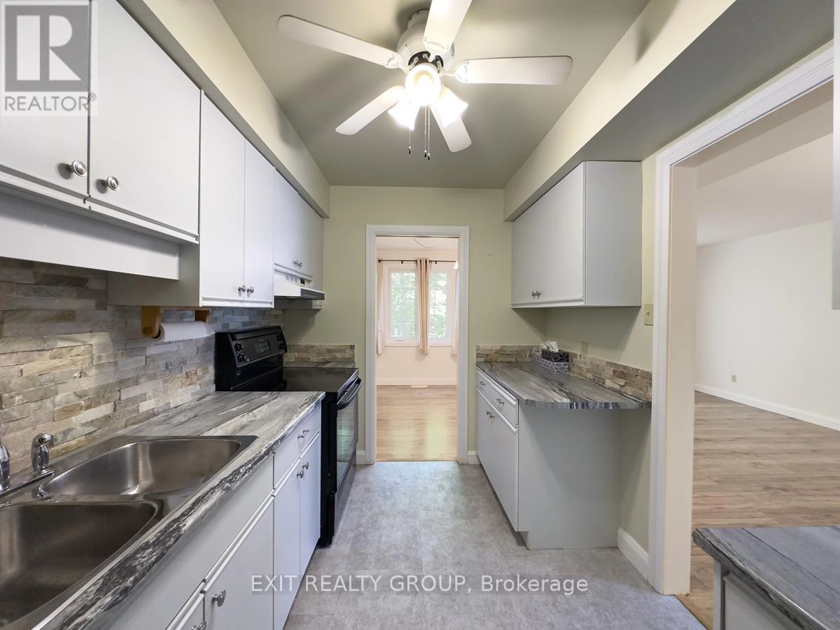 #14 - 11 Janlyn Crescent, Belleville, Ontario  K8N 5R4 - Photo 10 - X12426618