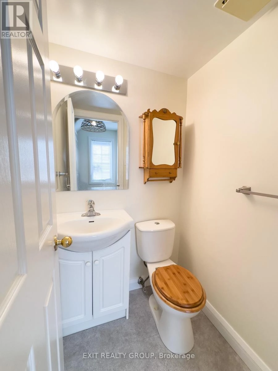 #14 - 11 Janlyn Crescent, Belleville, Ontario  K8N 5R4 - Photo 7 - X12426618