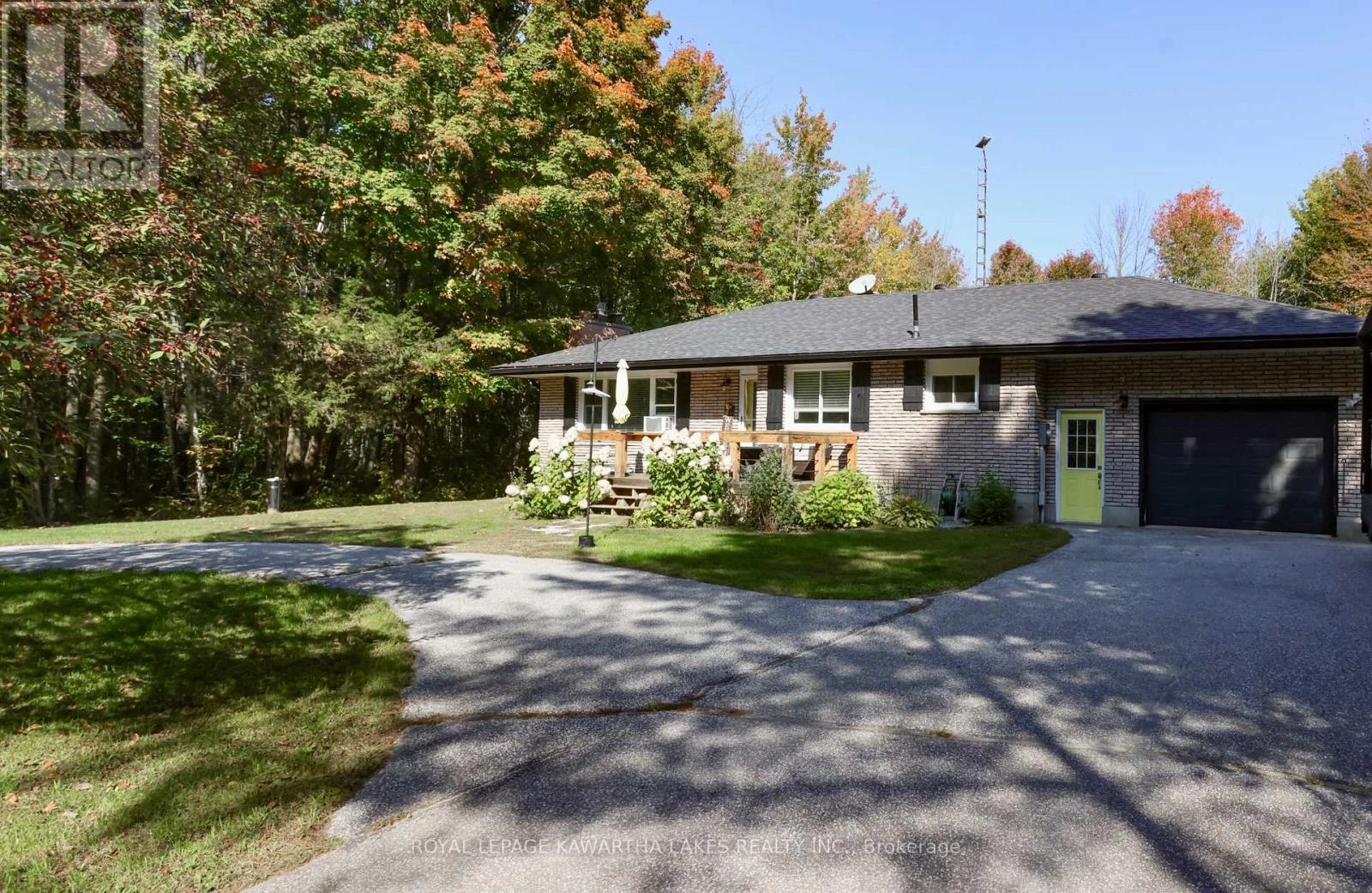 1185 Zoschke Drive, Penetanguishene, Ontario  L9M 2C4 - Photo 3 - S12456688
