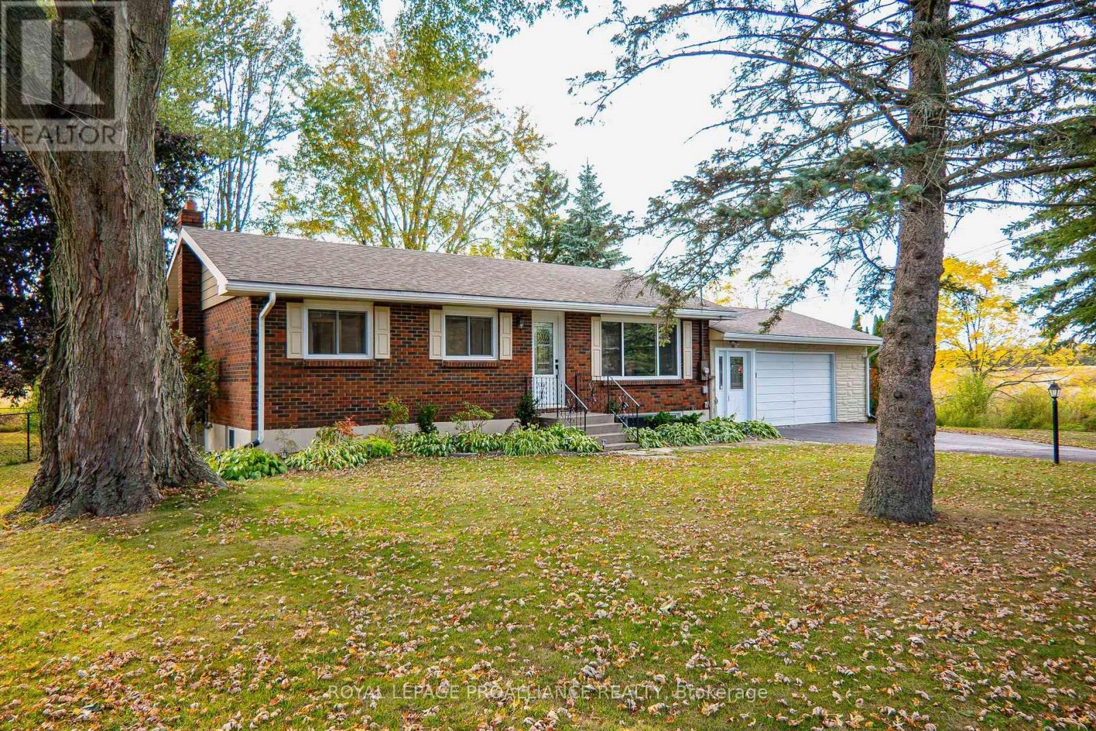 163 Avonlough Road, Belleville, Ontario  K8N 4Z2 - Photo 1 - X12458279