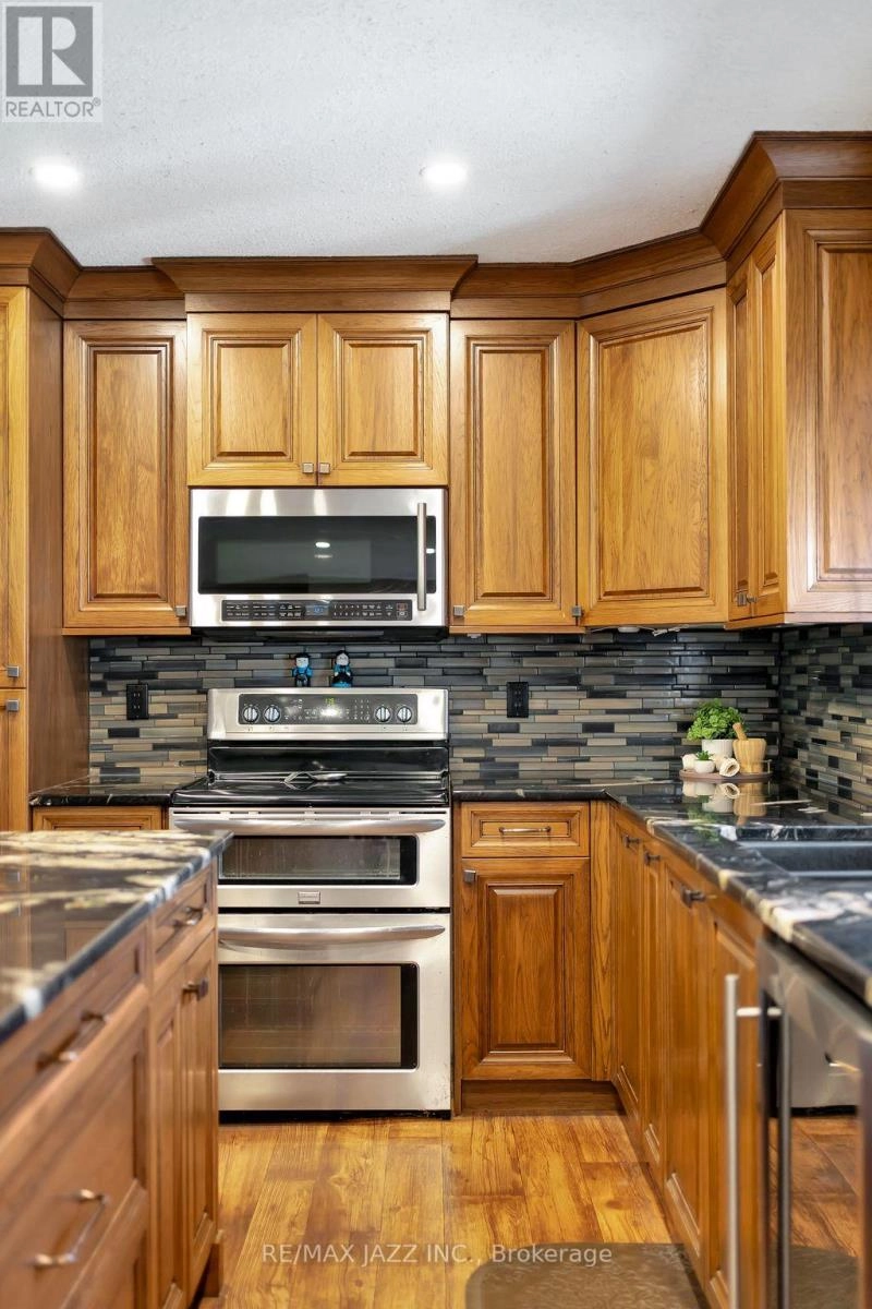 325 County Rd 30 Road, Prince Edward County, Ontario K0K 1G0 - Photo 10 - X12459713