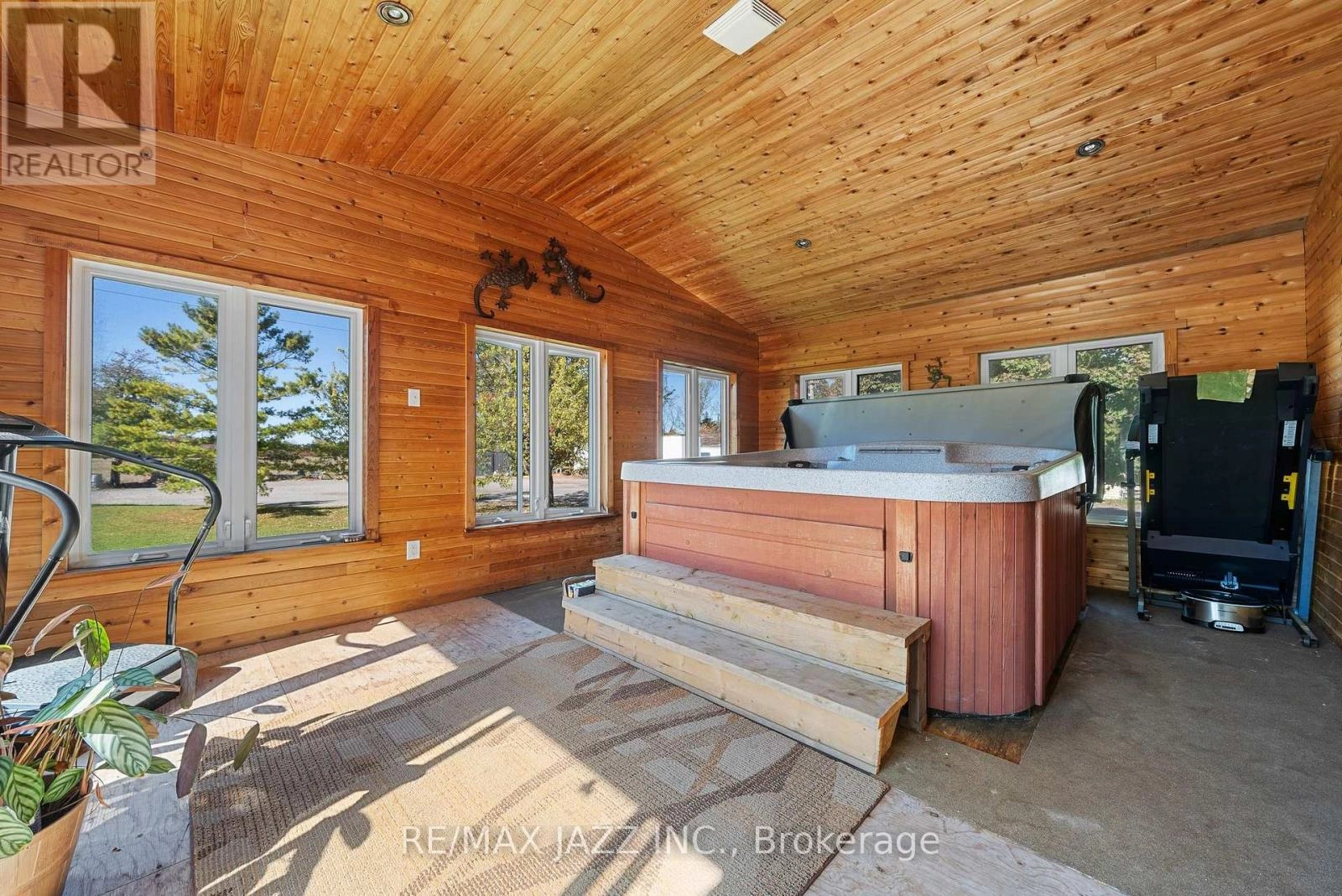 325 County Rd 30 Road, Prince Edward County, Ontario K0K 1G0 - Photo 15 - X12459713