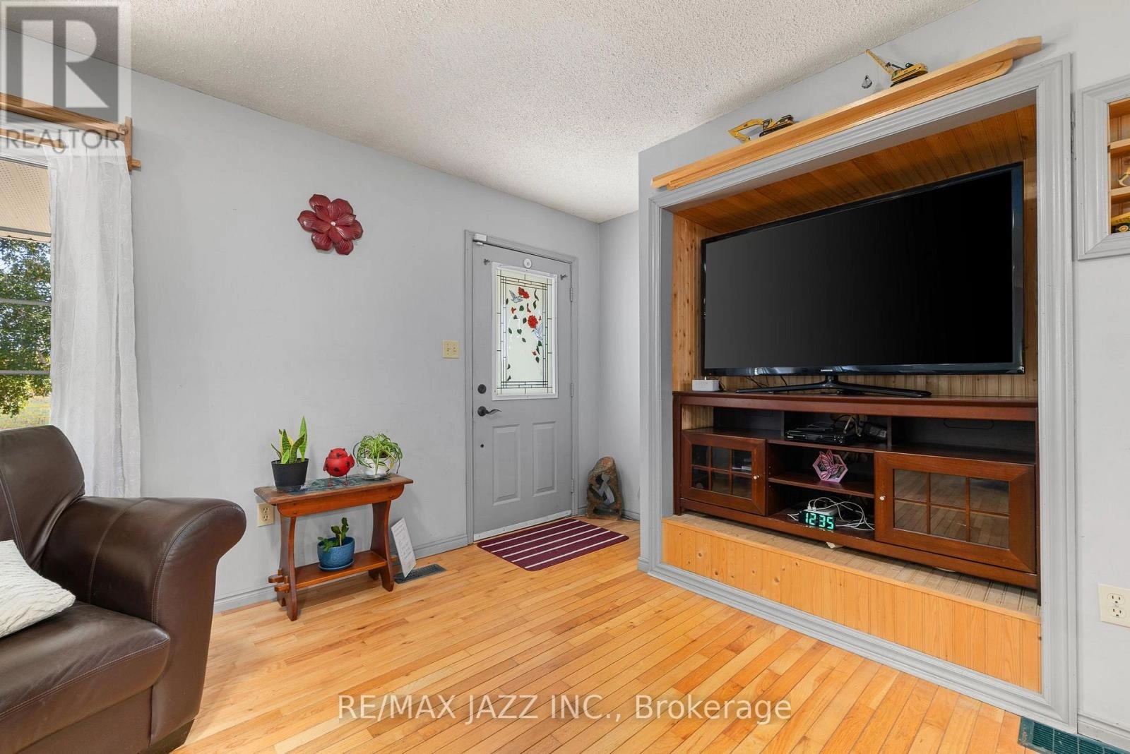 325 County Rd 30 Road, Prince Edward County, Ontario K0K 1G0 - Photo 4 - X12459713