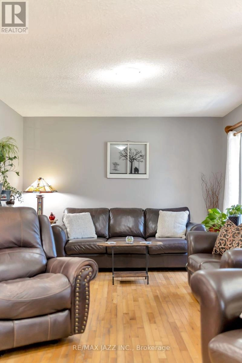 325 County Rd 30 Road, Prince Edward County, Ontario K0K 1G0 - Photo 6 - X12459713