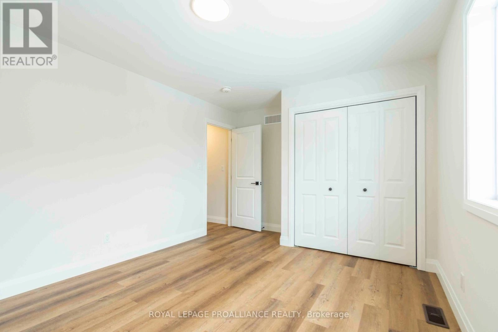 70 Stirling Crescent, Prince Edward County, Ontario K0K 2T0 - Photo 13 - X12326022