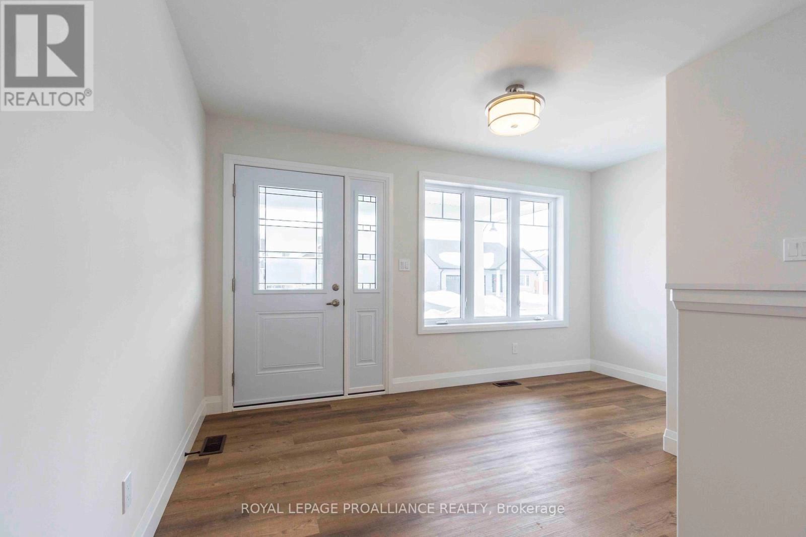 70 Stirling Crescent, Prince Edward County, Ontario K0K 2T0 - Photo 2 - X12326022