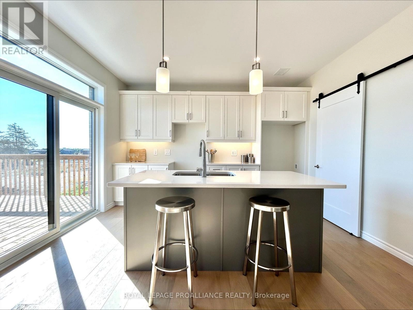 14 Peace River Street, Belleville, Ontario  K8N 0V6 - Photo 11 - X12463971