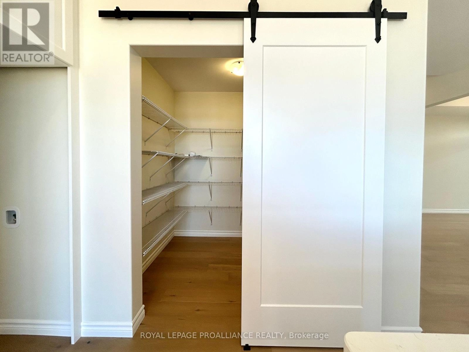 14 Peace River Street, Belleville, Ontario  K8N 0V6 - Photo 12 - X12463971