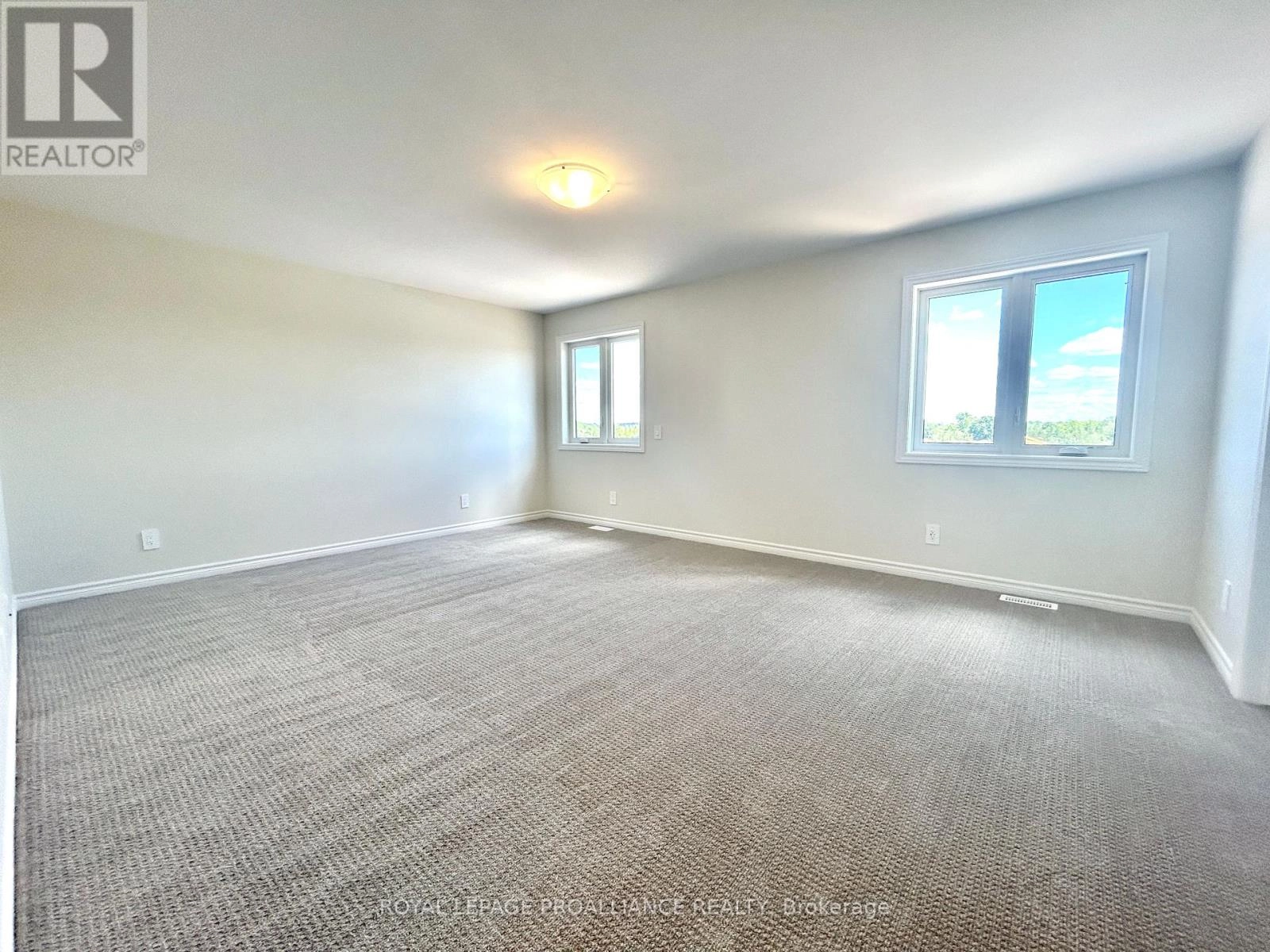 14 Peace River Street, Belleville, Ontario  K8N 0V6 - Photo 15 - X12463971