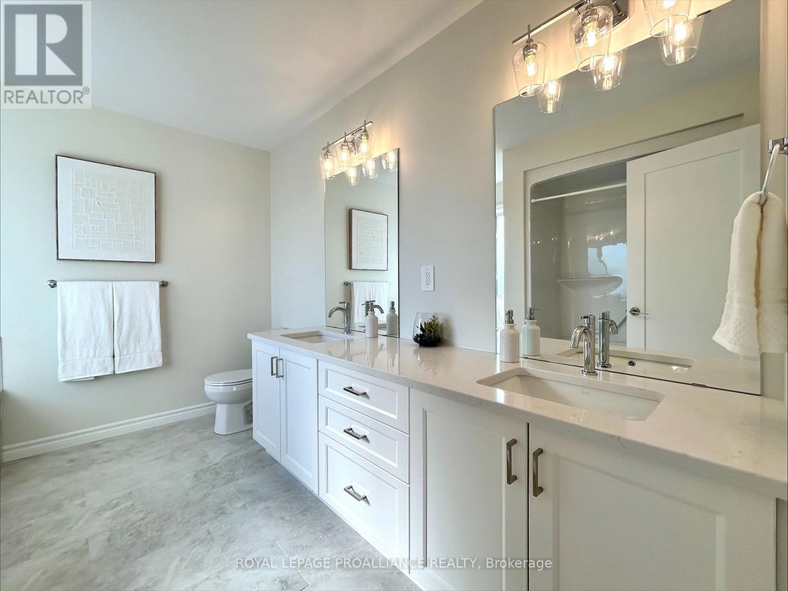 14 Peace River Street, Belleville, Ontario  K8N 0V6 - Photo 16 - X12463971