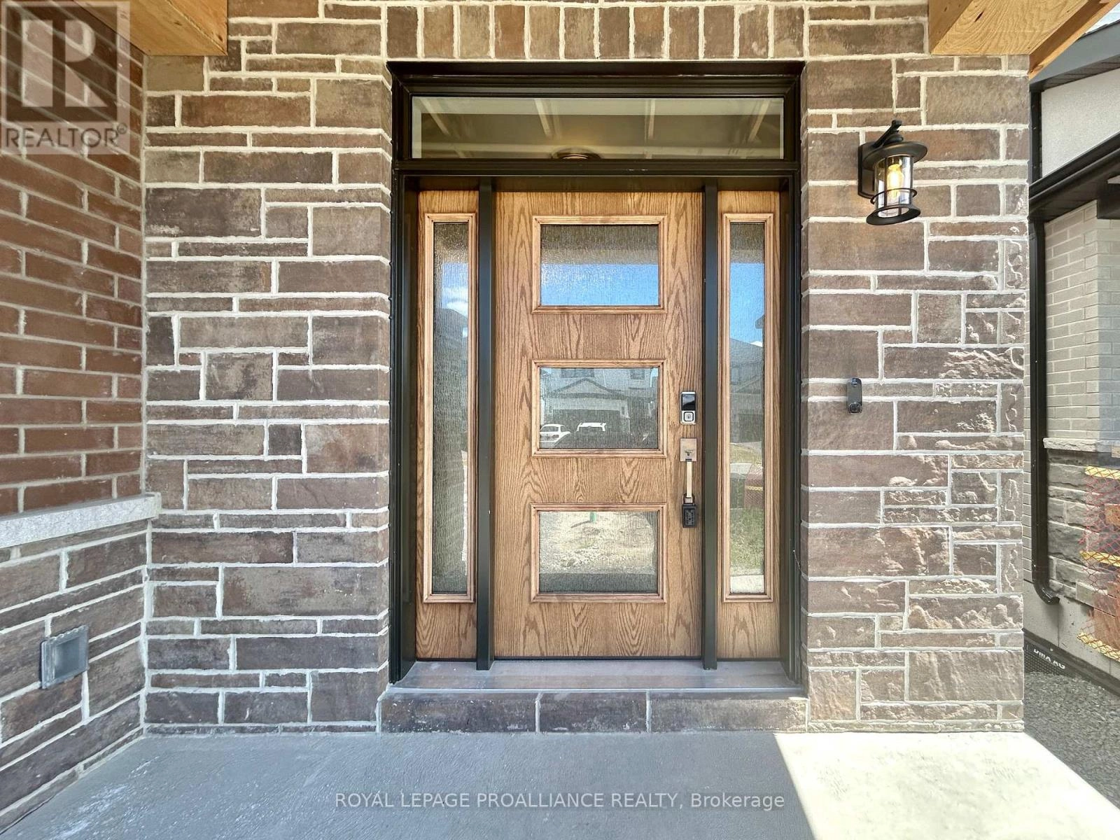 14 Peace River Street, Belleville, Ontario  K8N 0V6 - Photo 2 - X12463971