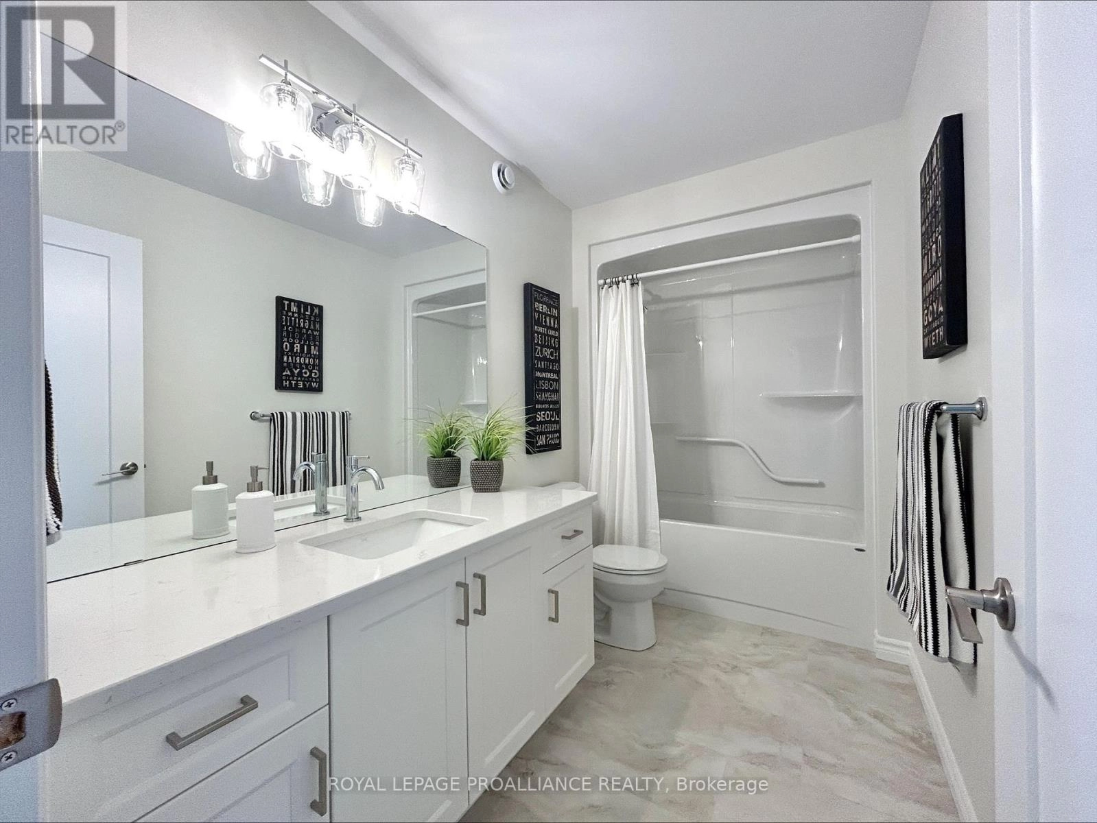 14 Peace River Street, Belleville, Ontario  K8N 0V6 - Photo 20 - X12463971