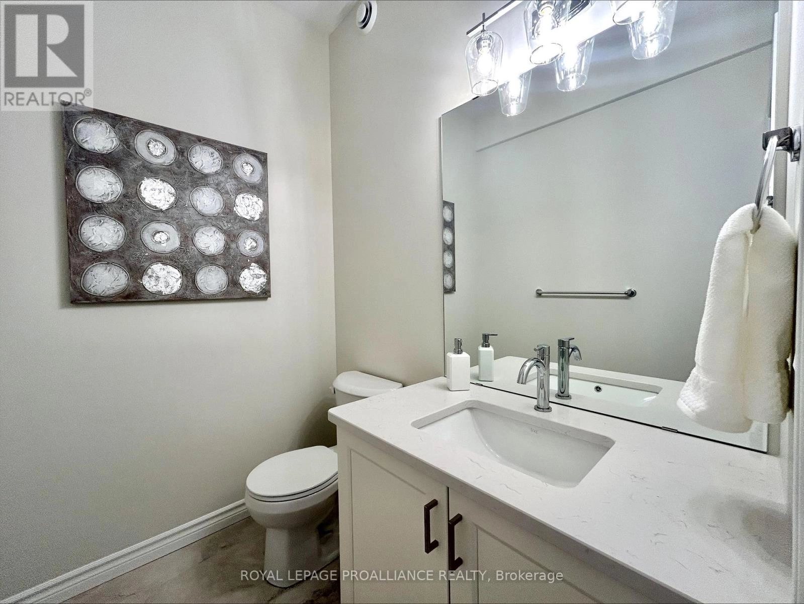 14 Peace River Street, Belleville, Ontario  K8N 0V6 - Photo 4 - X12463971