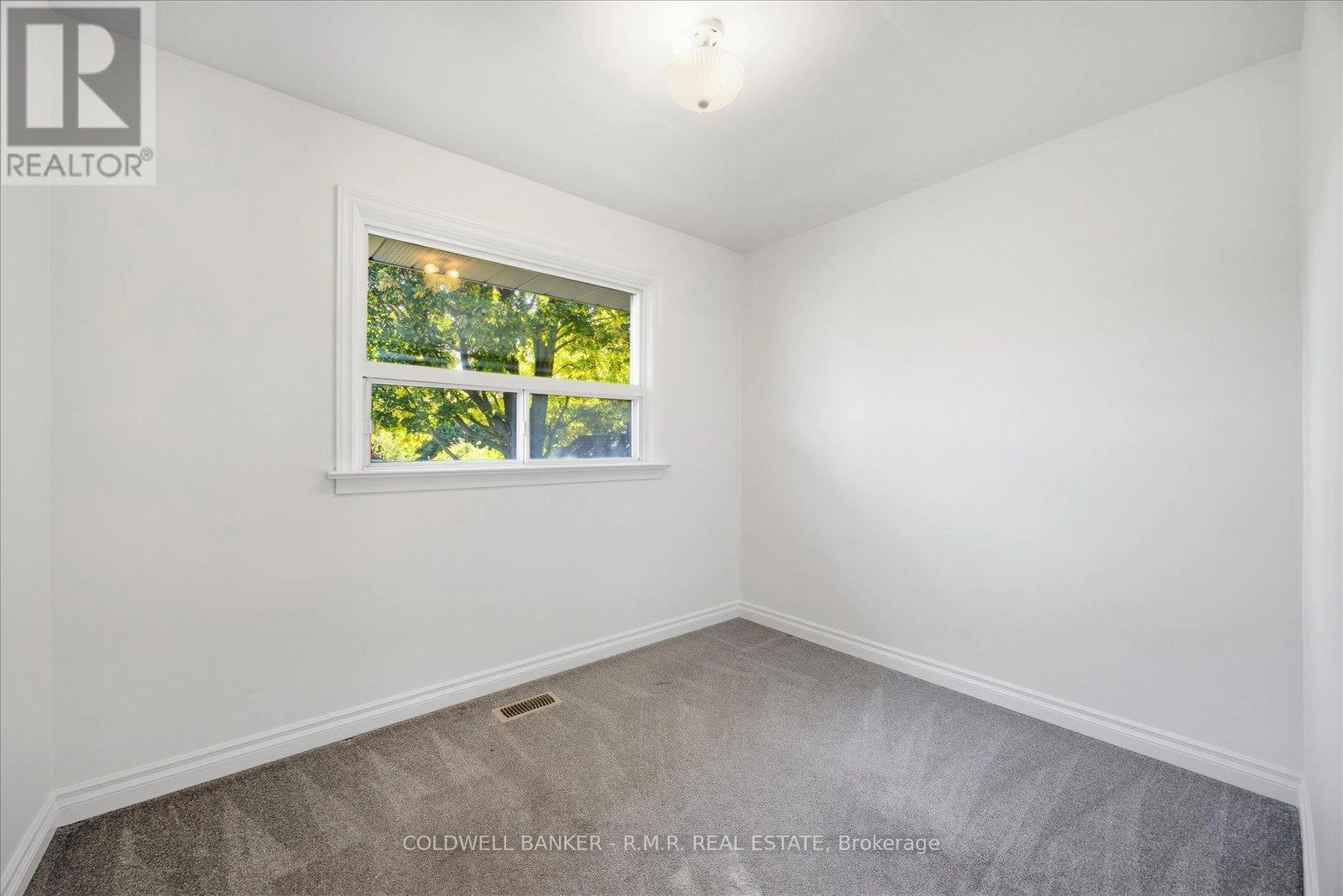 239 Nickerson Drive, Cobourg, Ontario  K9A 1A4 - Photo 10 - X12468050