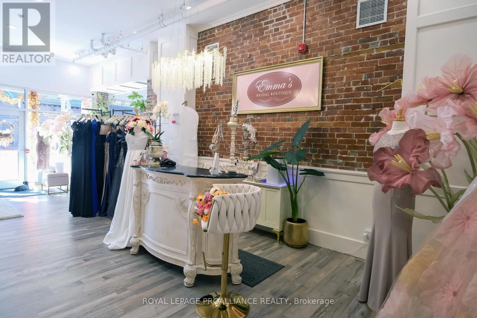 251 Front Street, Belleville, Ontario  K8N 2Z6 - Photo 11 - X12463772