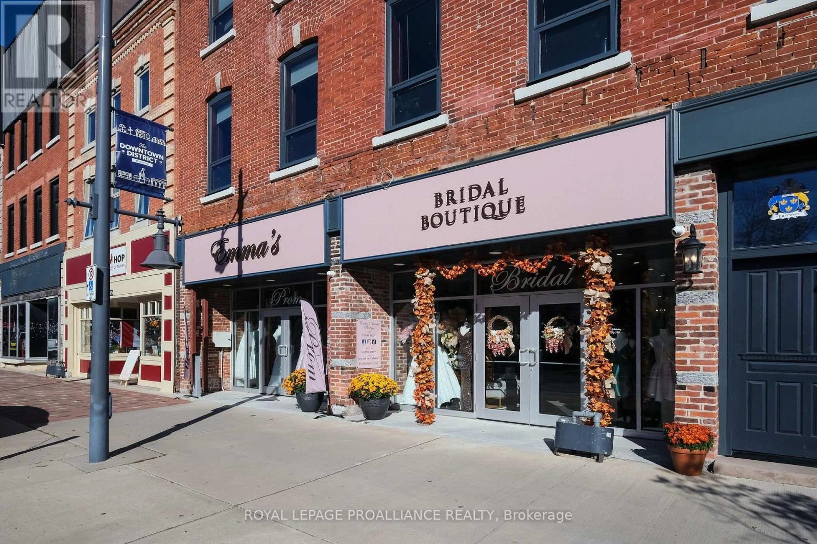 251 Front Street, Belleville, Ontario  K8N 2Z6 - Photo 1 - X12463772