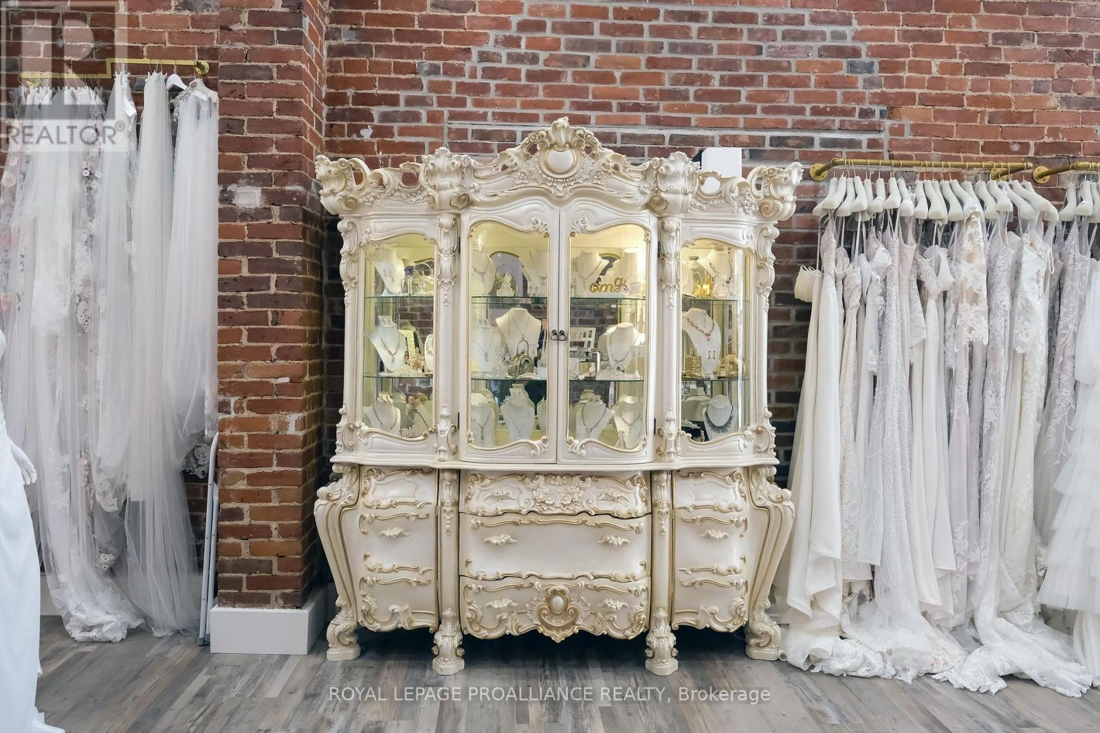 251 Front Street, Belleville, Ontario  K8N 2Z6 - Photo 14 - X12463772