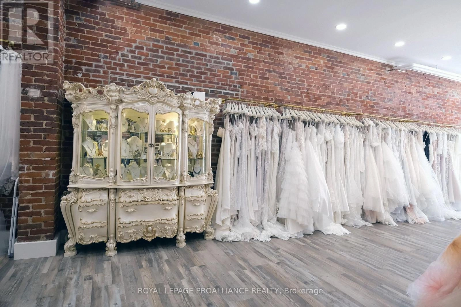 251 Front Street, Belleville, Ontario  K8N 2Z6 - Photo 15 - X12463772