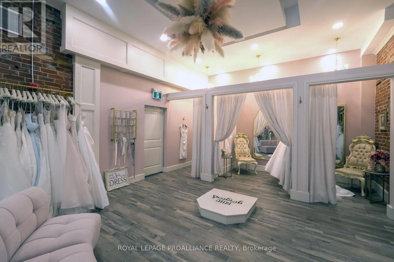 251 Front Street, Belleville, Ontario  K8N 2Z6 - Photo 24 - X12463772