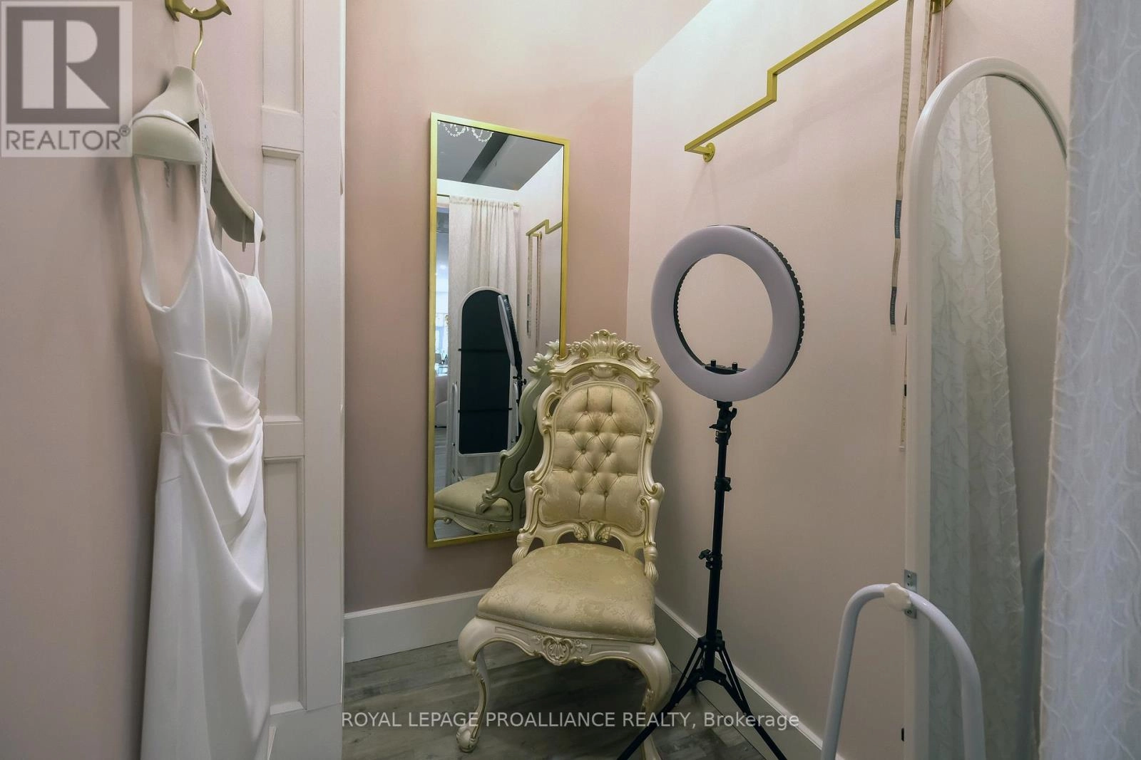 251 Front Street, Belleville, Ontario  K8N 2Z6 - Photo 26 - X12463772